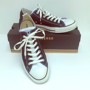 Men’s 9.5 Converse Sneakers